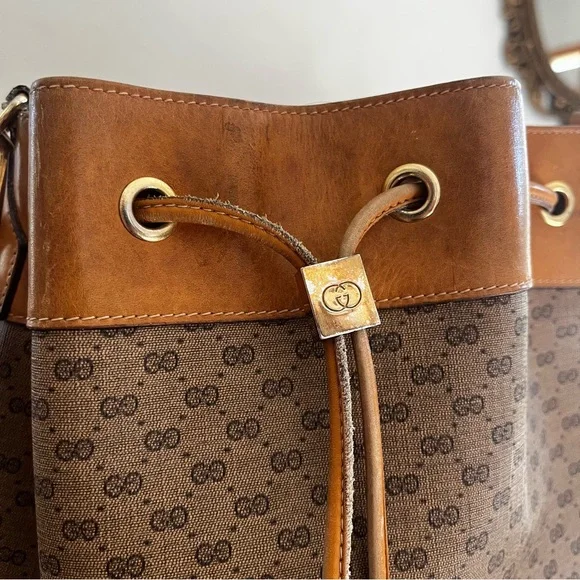 Rehab Bag Vintage Gucci Micro GG Supreme Sherry Line Bucket Bag - Picture 2 of 15